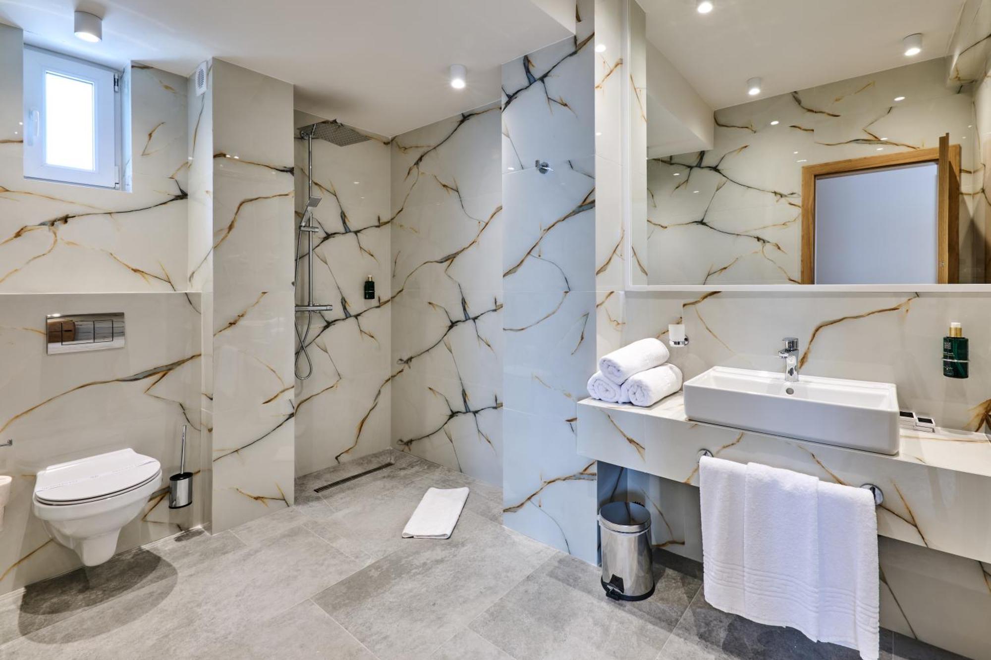 Serenity 4*